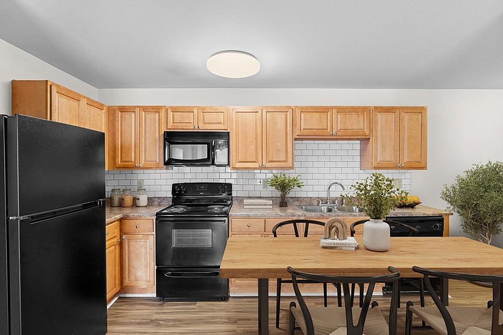 The Grand at Market District - Photo 7 of 13