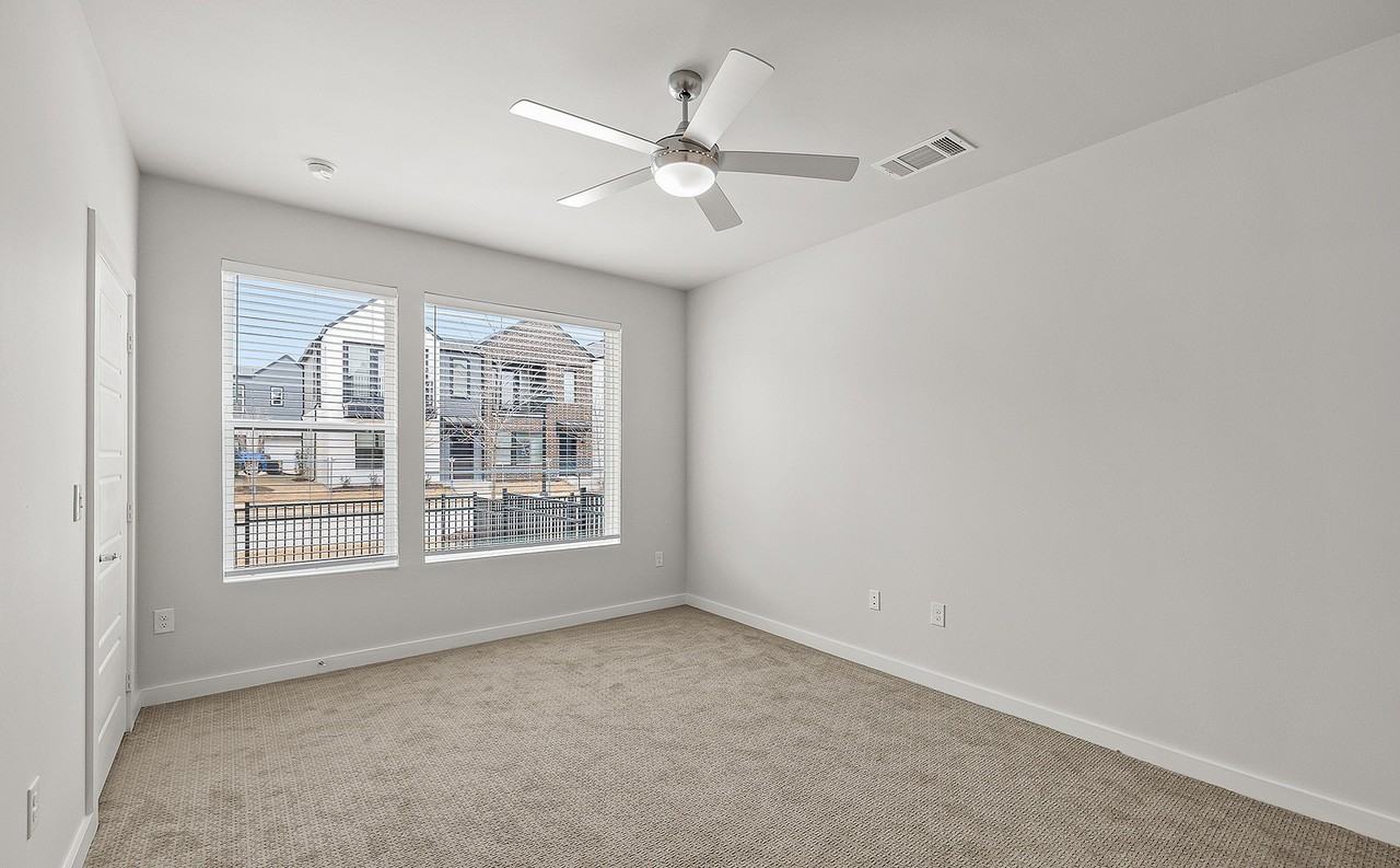 Brentwood at the Reserve - Photo 4 of 20