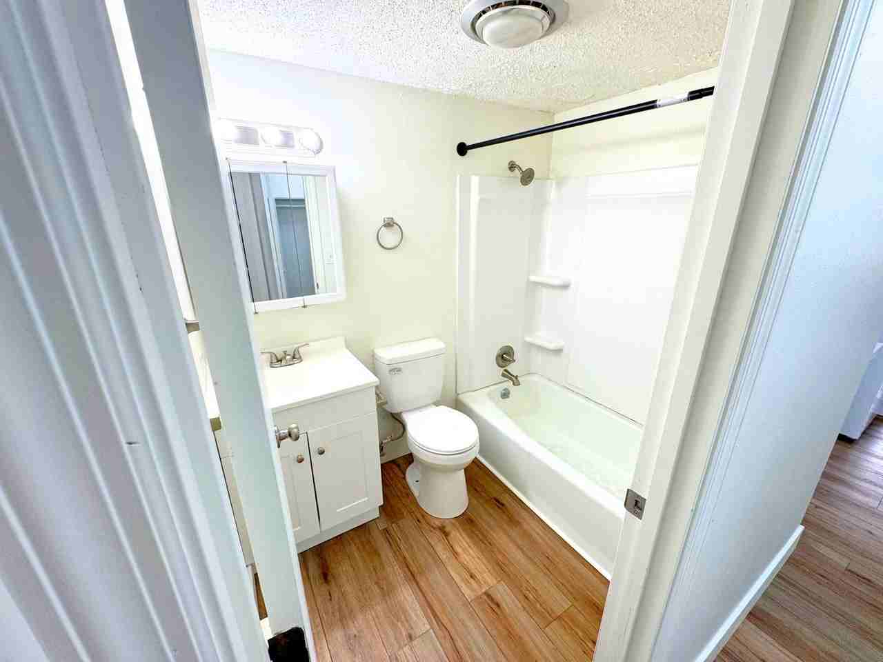 305CL - Photo 7 of 23