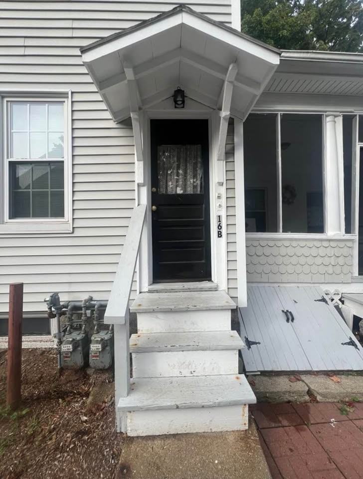 16 Chapel St #B - Photo 2 of 9