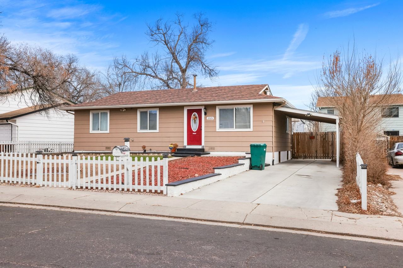 2525 Nadine Dr #NA - Photo 4 of 30