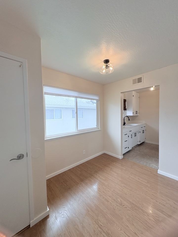 6529 Greenback Ln #4 - Photo 5 of 15