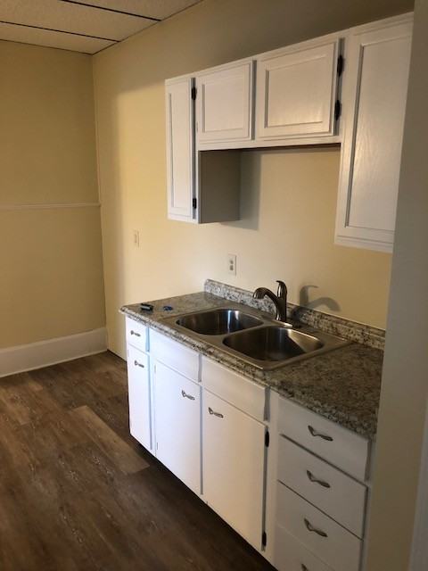 34 Bolton Ave - Photo 7 of 9