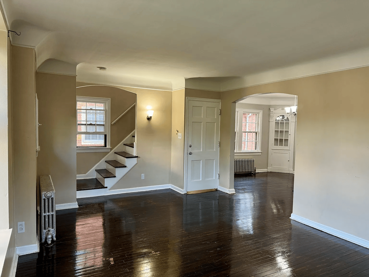 3682 Glencairn Rd - Photo 3 of 13