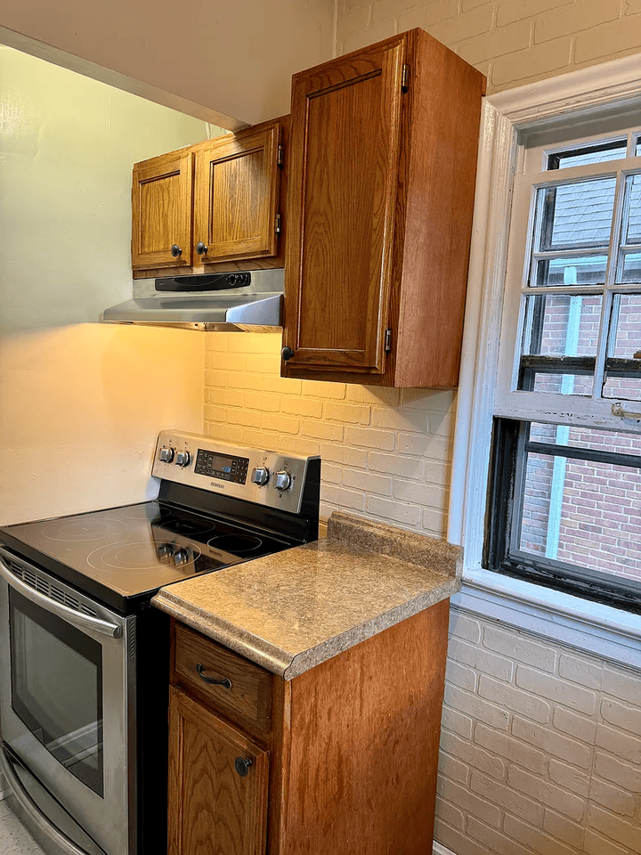 3682 Glencairn Rd - Photo 6 of 13