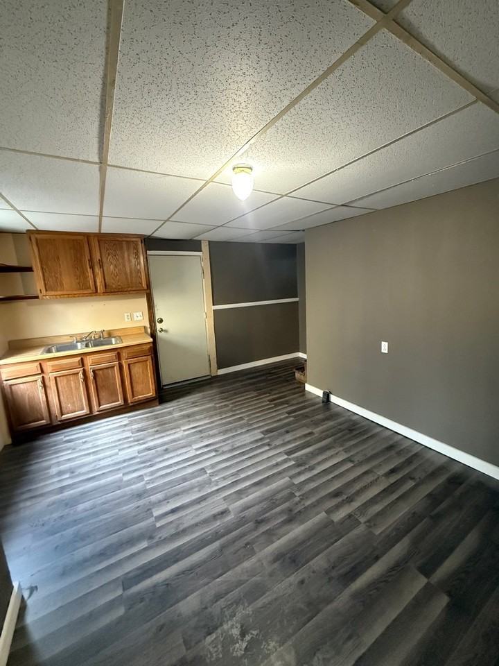 80 Park Ave #B - Photo 3 of 7