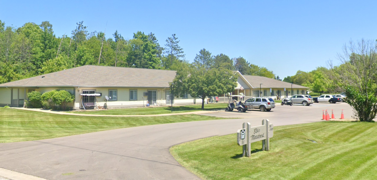 202 N Park Ave - Photo 2 of 2