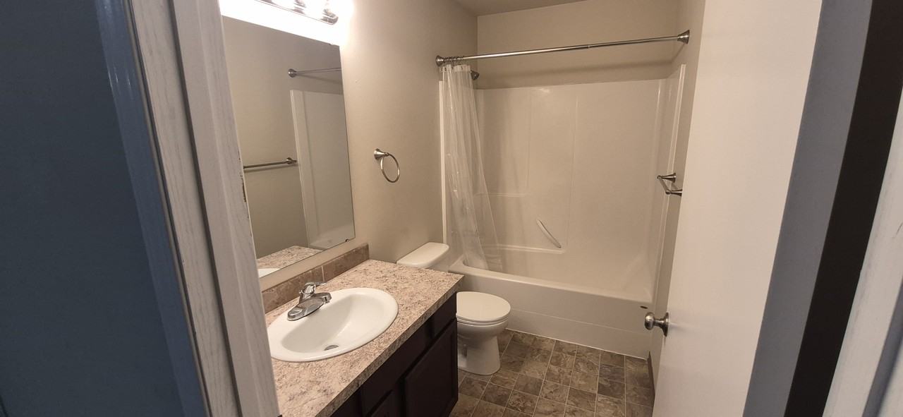 1701 Guernsey St #NA - Photo 2 of 14