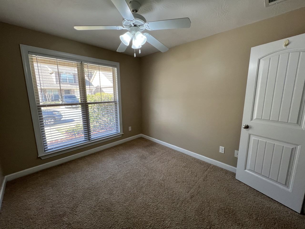 376 Connor Cir - Photo 5 of 28