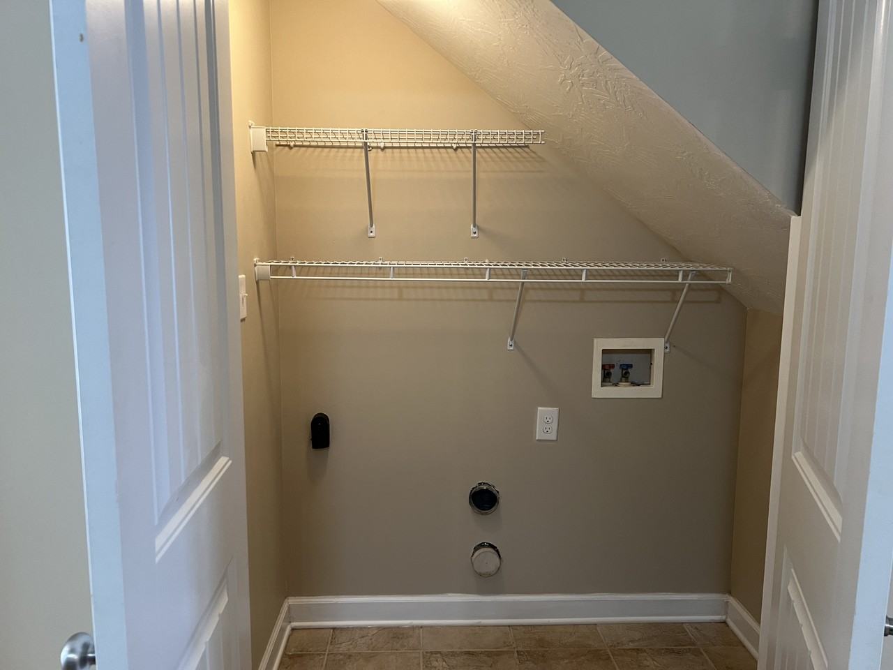 376 Connor Cir - Photo 7 of 28