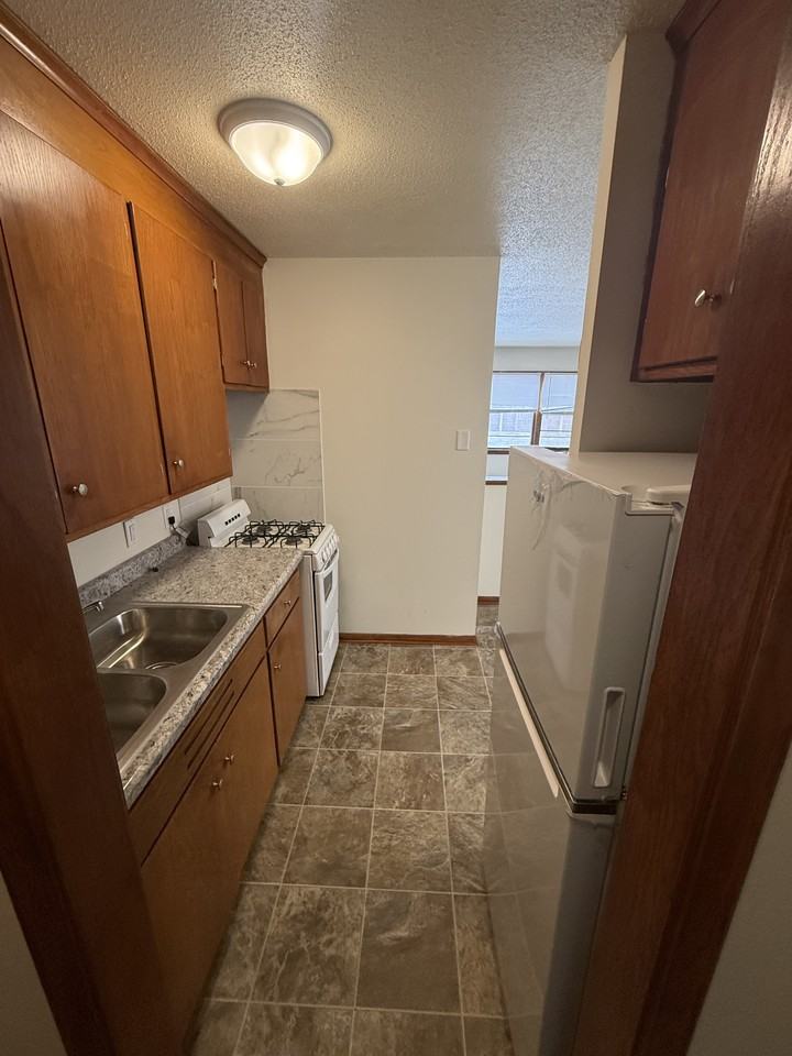 5121 University Ave Ne #101 - Photo 5 of 9