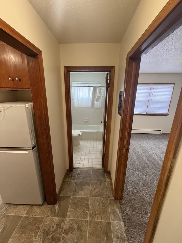 5121 University Ave Ne #101 - Photo 6 of 9