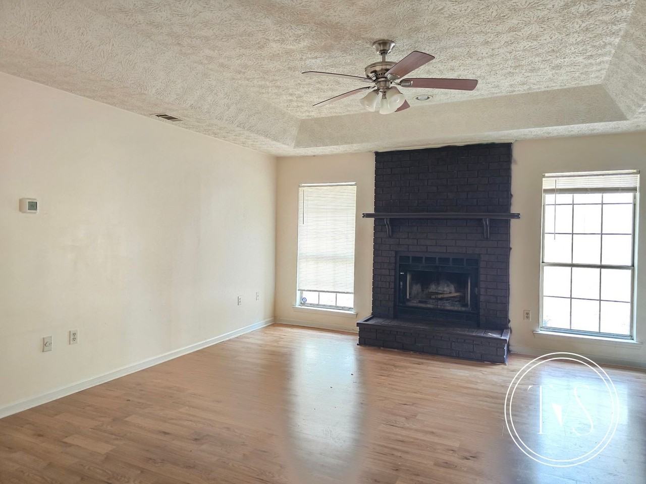 613 Ryan Ln - Photo 3 of 13