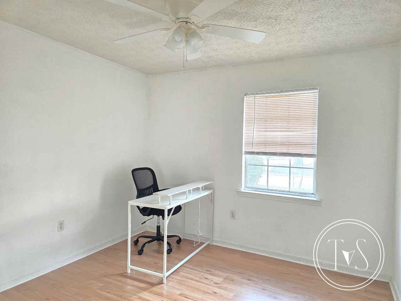 613 Ryan Ln - Photo 5 of 13