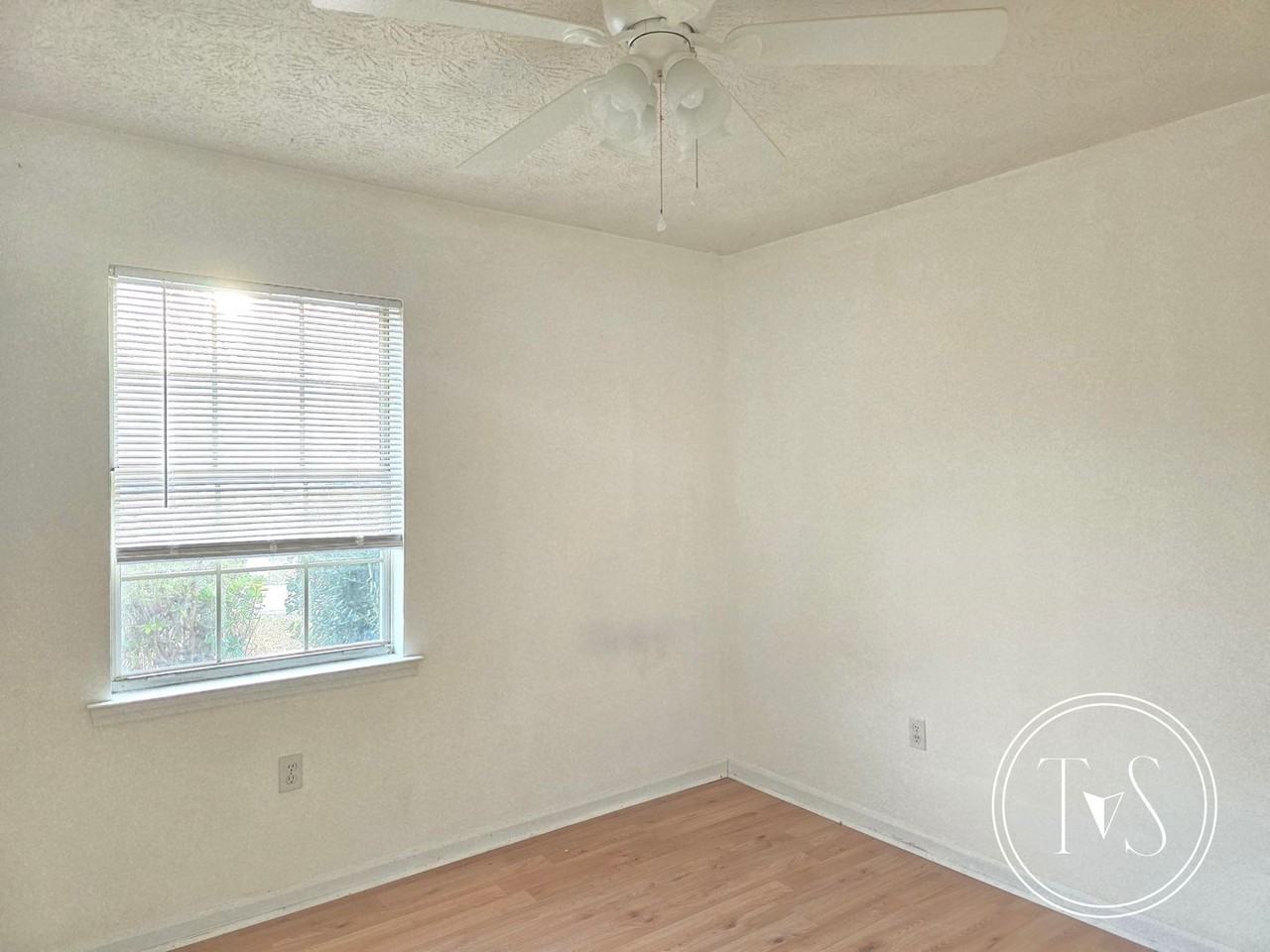 613 Ryan Ln - Photo 6 of 13