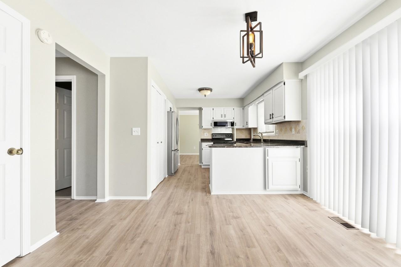 25845 Buckminster Dr #1 - Photo 3 of 18