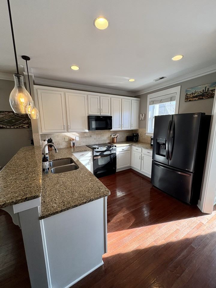 515 Dubois Ct #1 - Photo 6 of 36