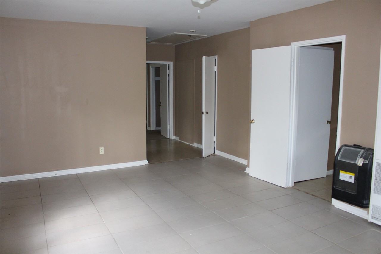 801 N Harding St #1 - Photo 2 of 4