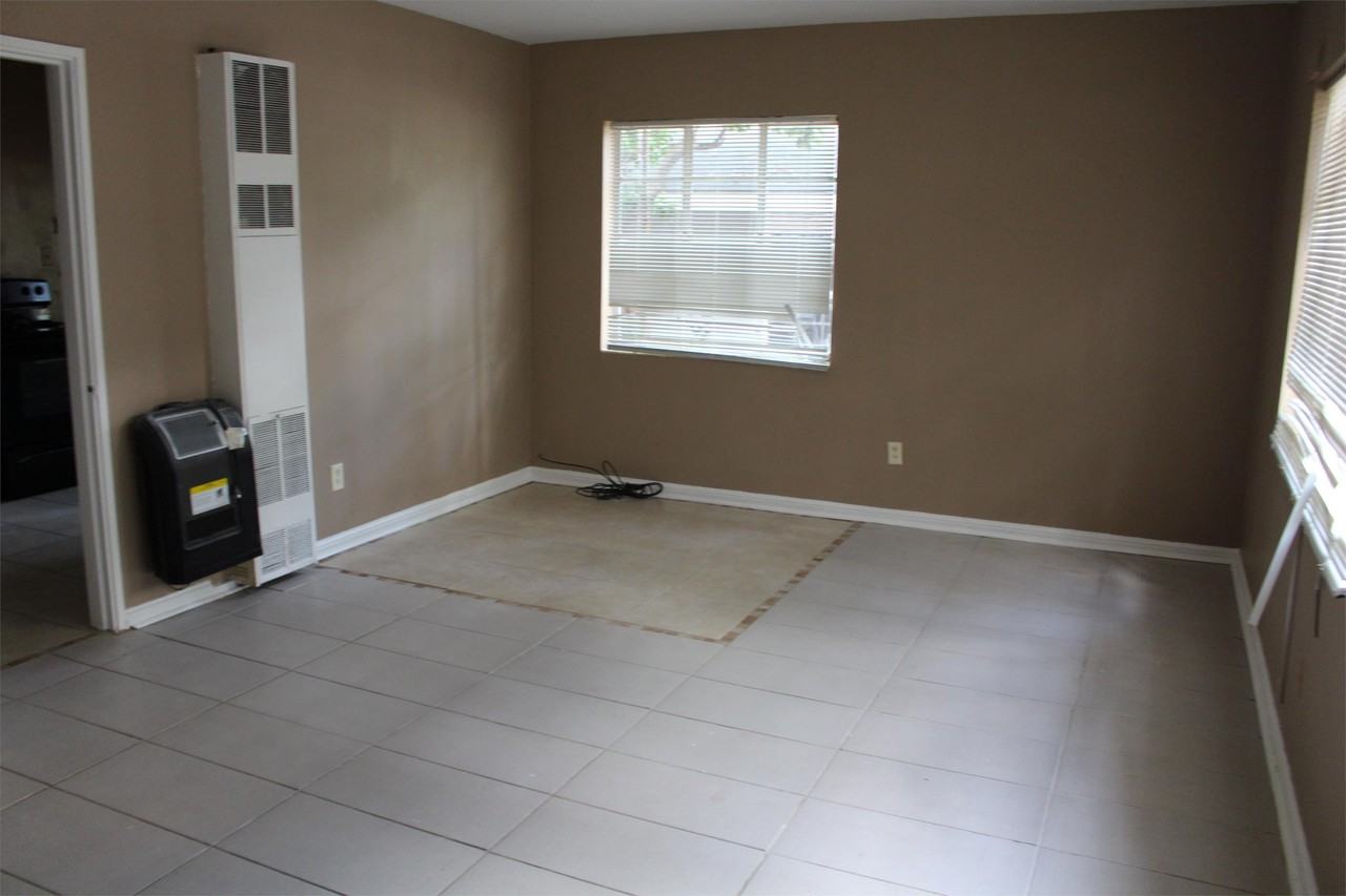 801 N Harding St #1 - Photo 3 of 4