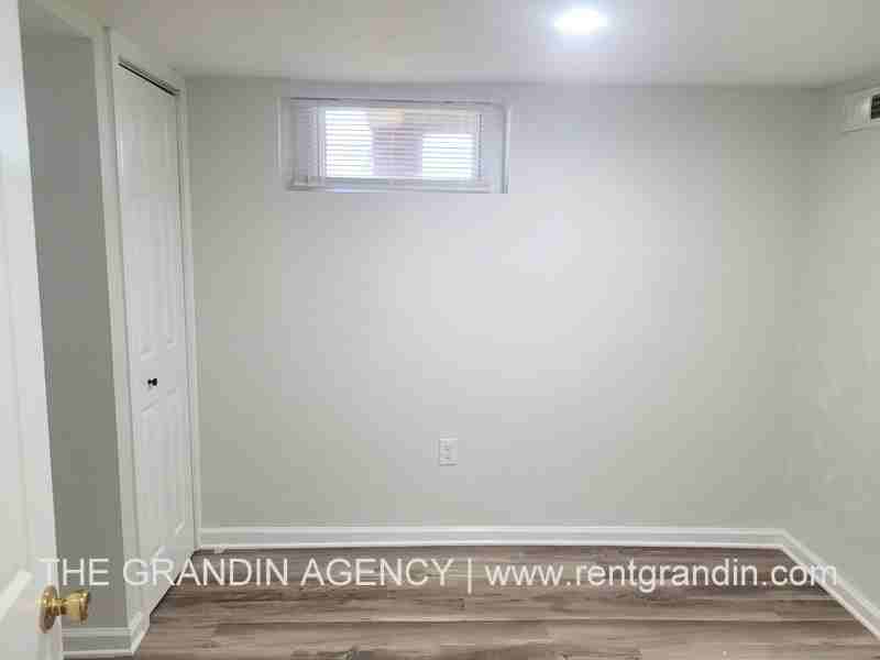 2803 Burton Ave Nw #3 - Photo 6 of 11