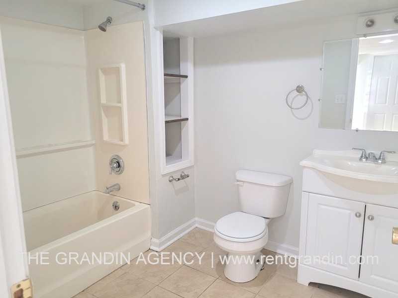 2803 Burton Ave Nw #3 - Photo 7 of 11