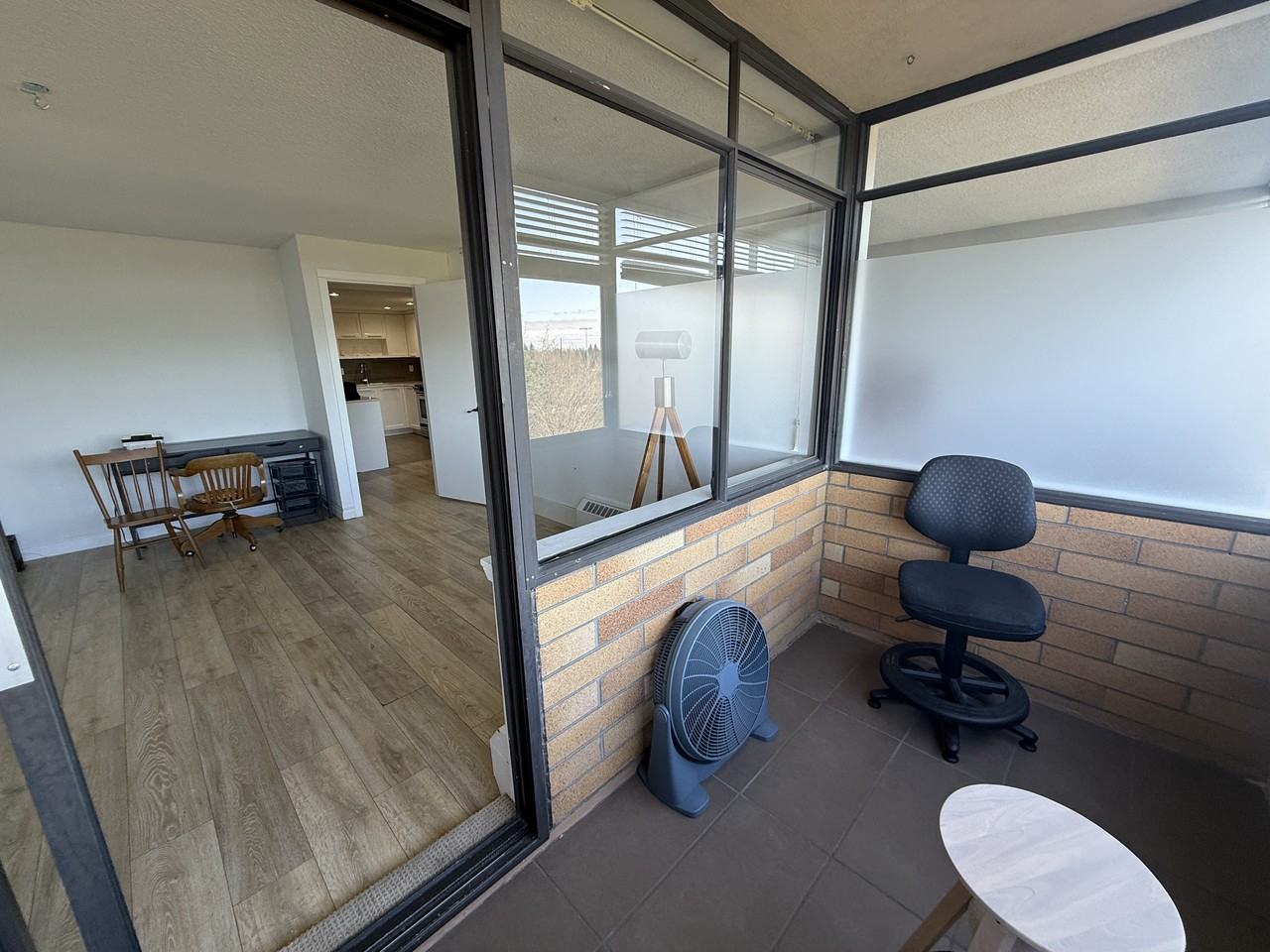 6611 Minoru Boulevard - Photo 3 of 12