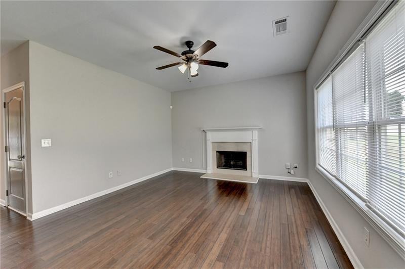 6752 Grand Hickory Dr #1 - Photo 4 of 20