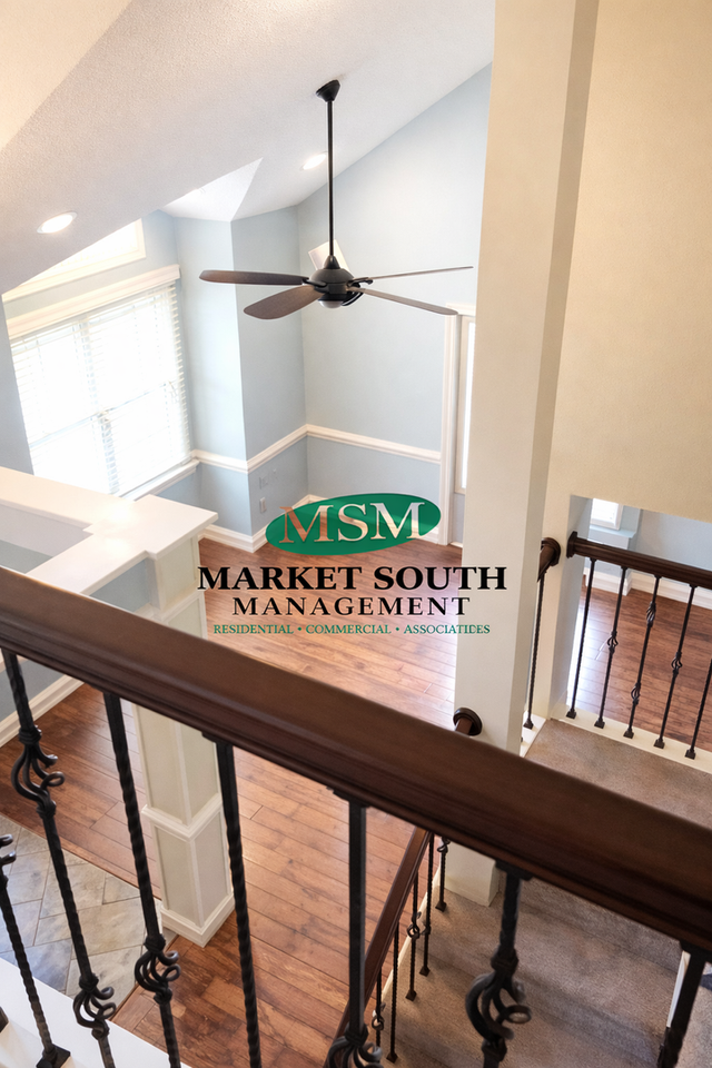 110 Longwood Dr - Photo 7 of 22