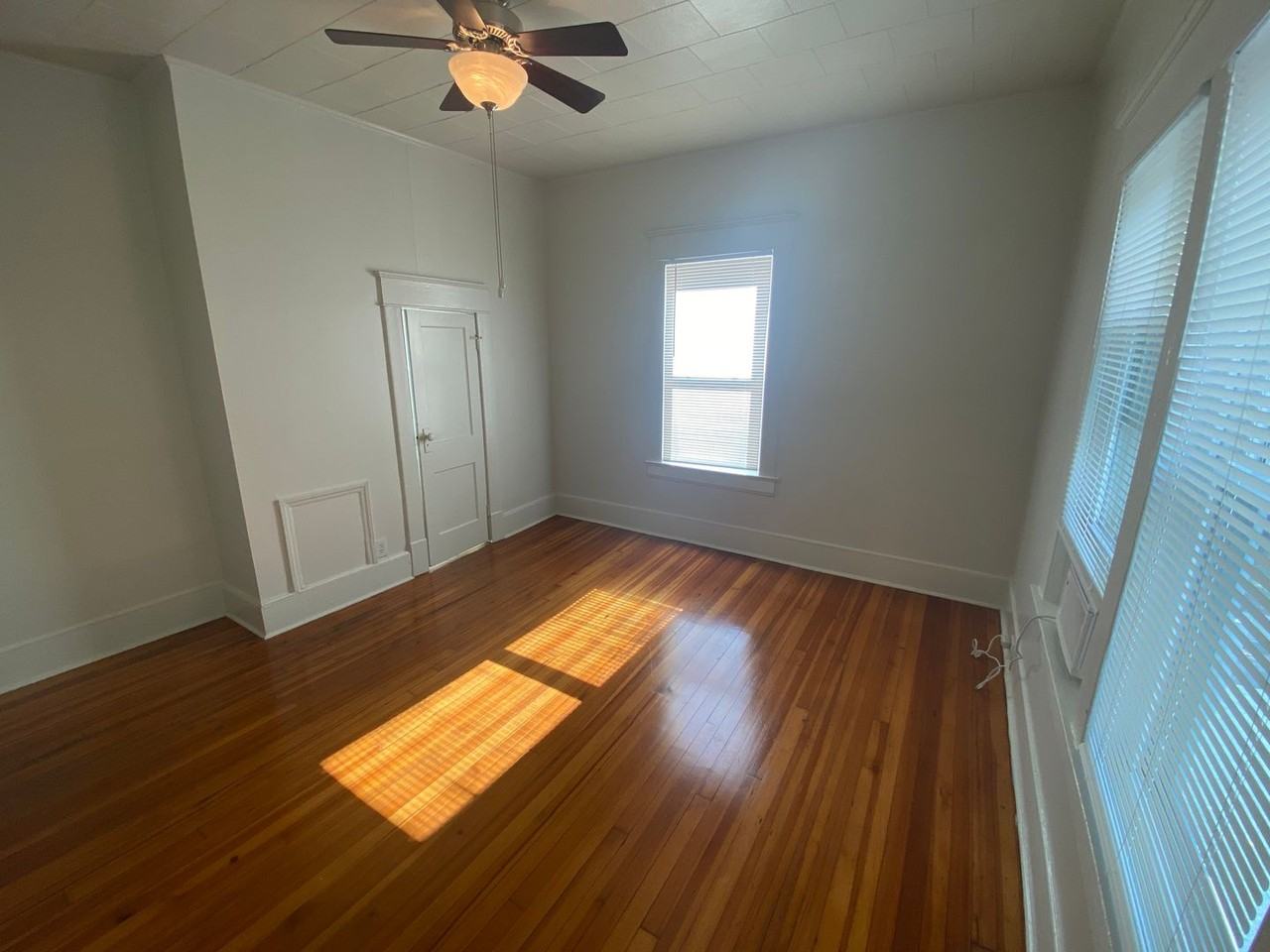 1214 Broad St - Photo 5 of 12