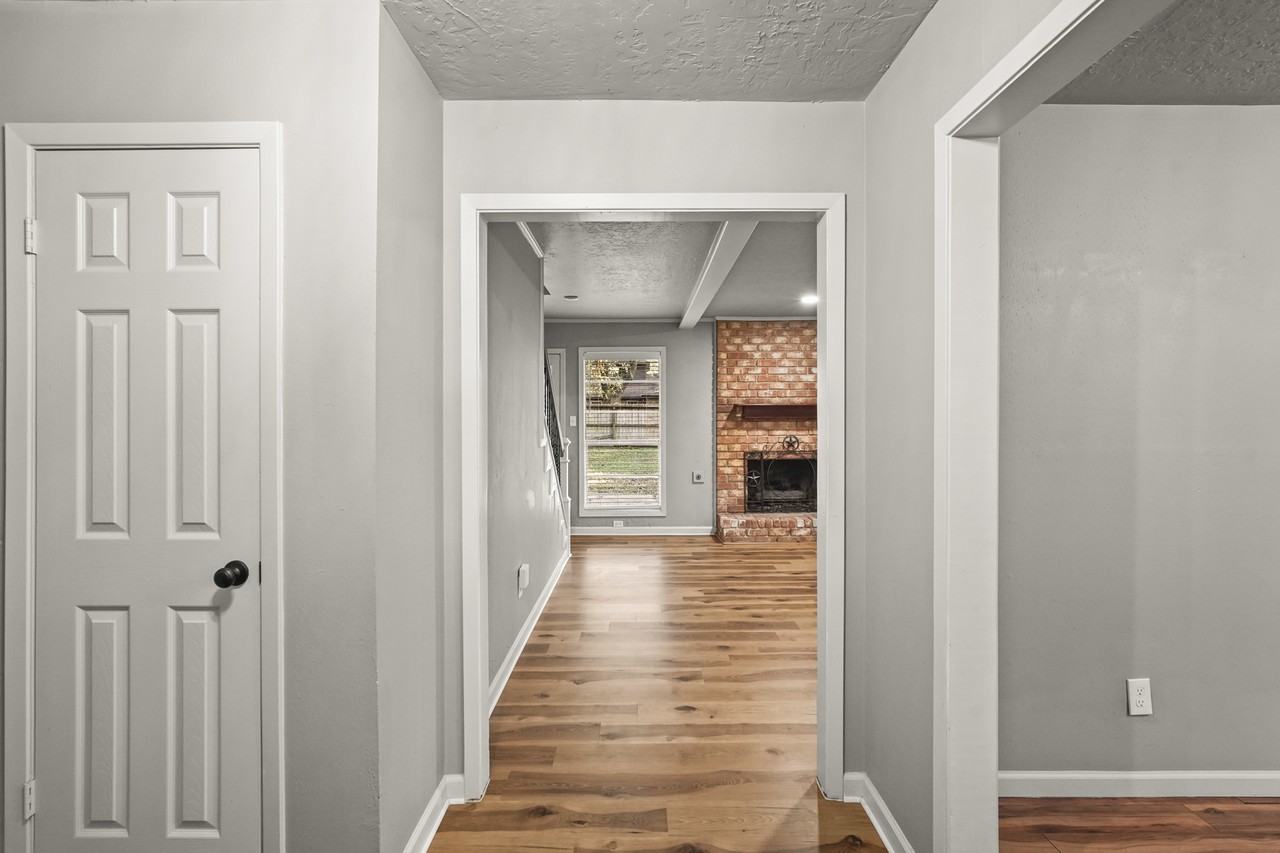 17410 Spicewood Springs Ln #1 - Photo 4 of 42