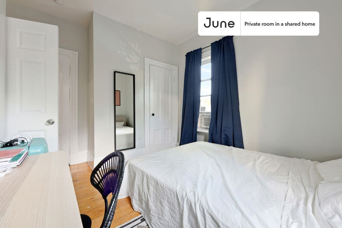 Calumet St #B - Photo 2 of 10