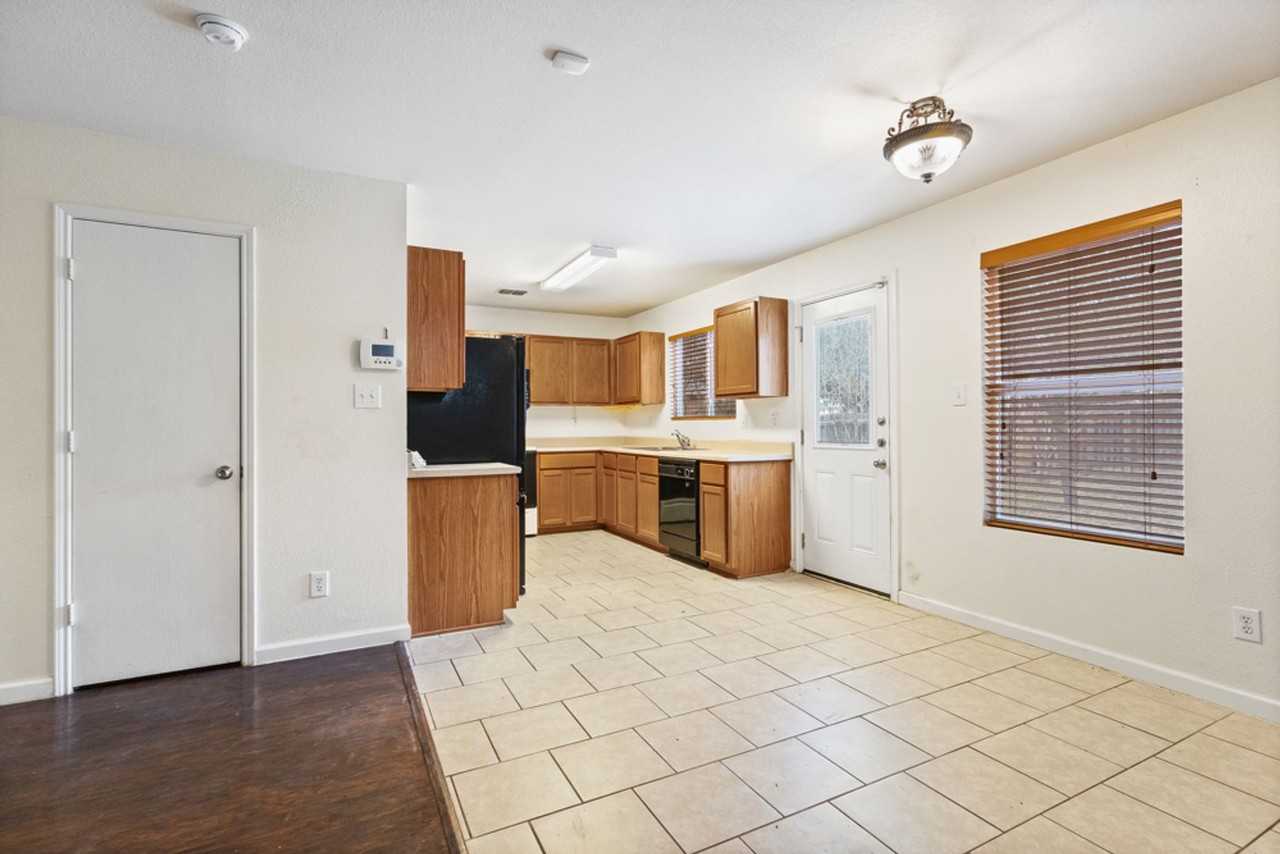 16246 Galloping Oak Knl - Photo 6 of 24