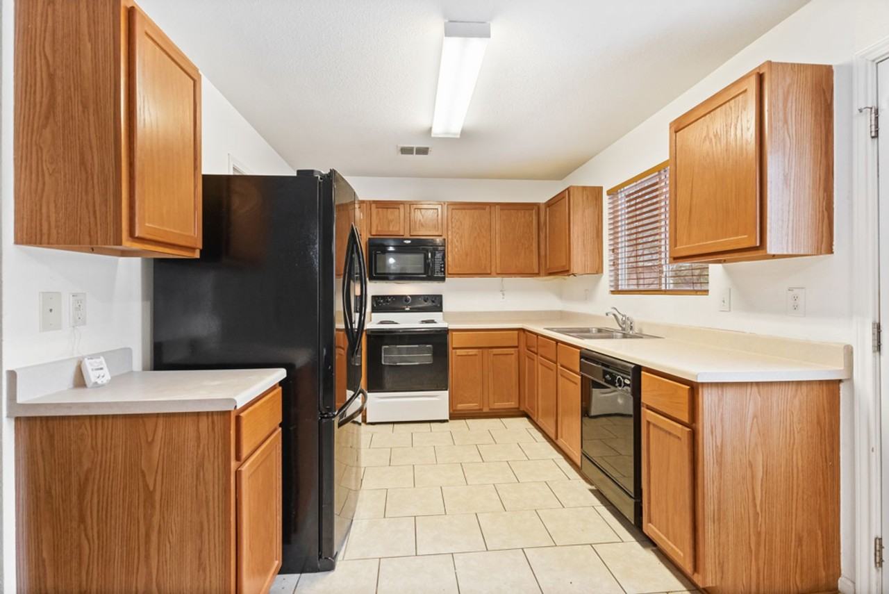 16246 Galloping Oak Knl - Photo 7 of 24