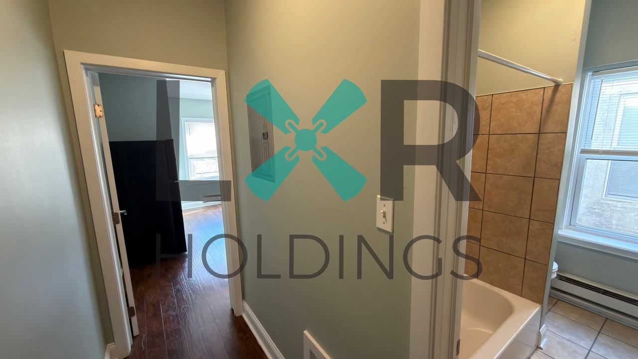 49 N Farson St #2R - Photo 2 of 8