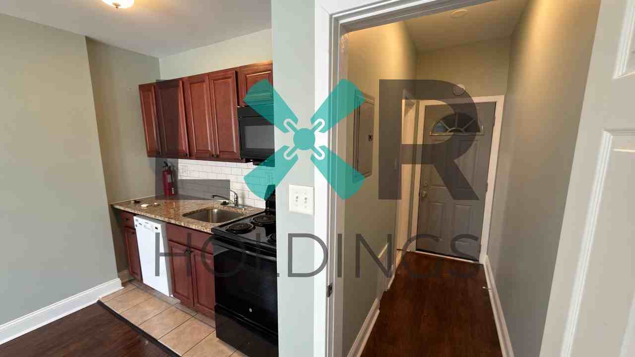 49 N Farson St #2R - Photo 3 of 8