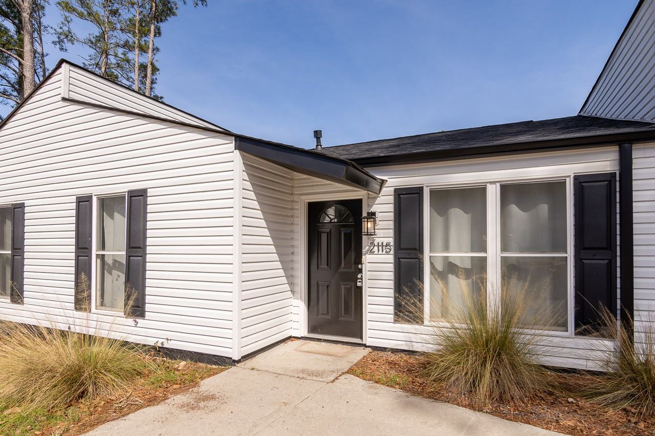 Oakleaf Ct #1 - Photo 3 of 40