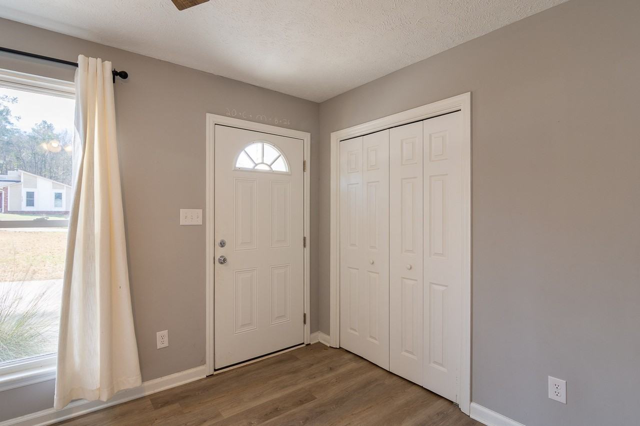 Oakleaf Ct #1 - Photo 4 of 40