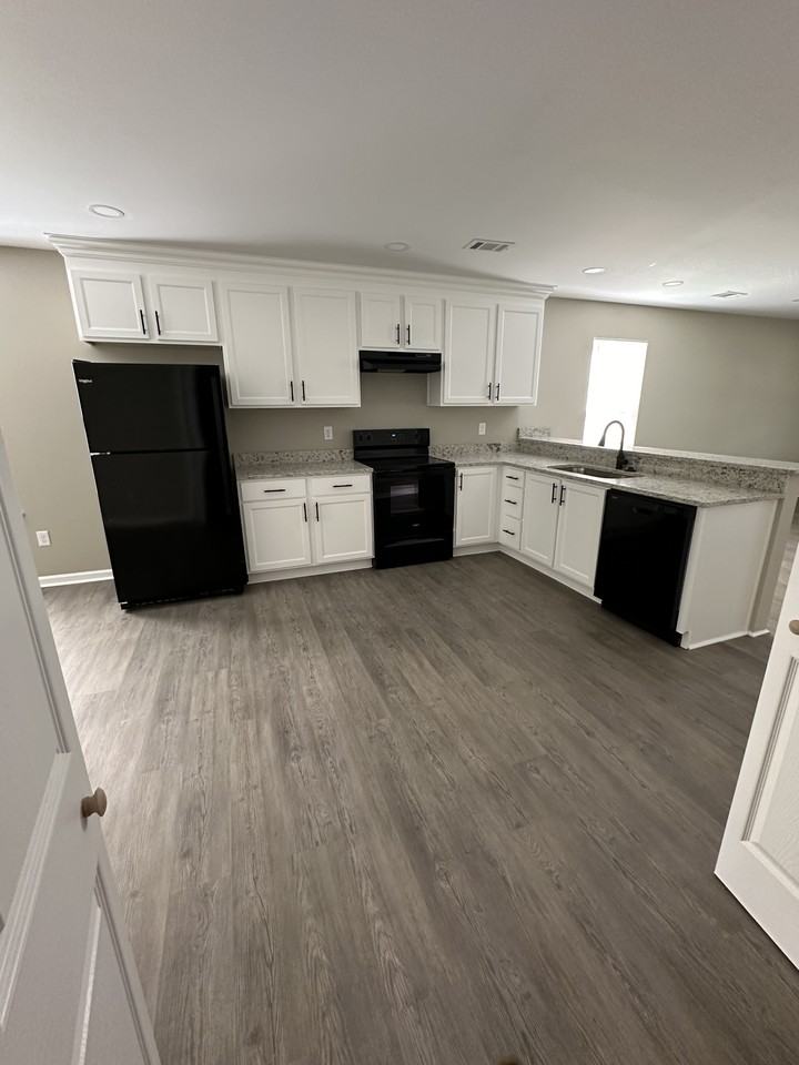 305 22nd St E #1 - Photo 4 of 19