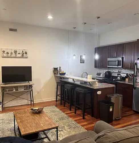 1827 Vineyard St #1 - Photo 2 of 10