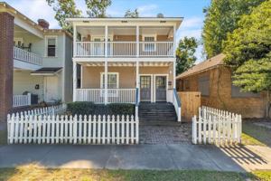 featured image of 527 E 38th St