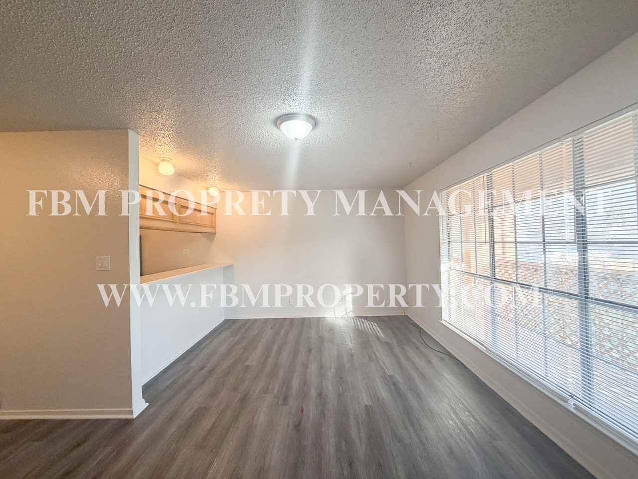 800 N Clay St #E - Photo 3 of 13