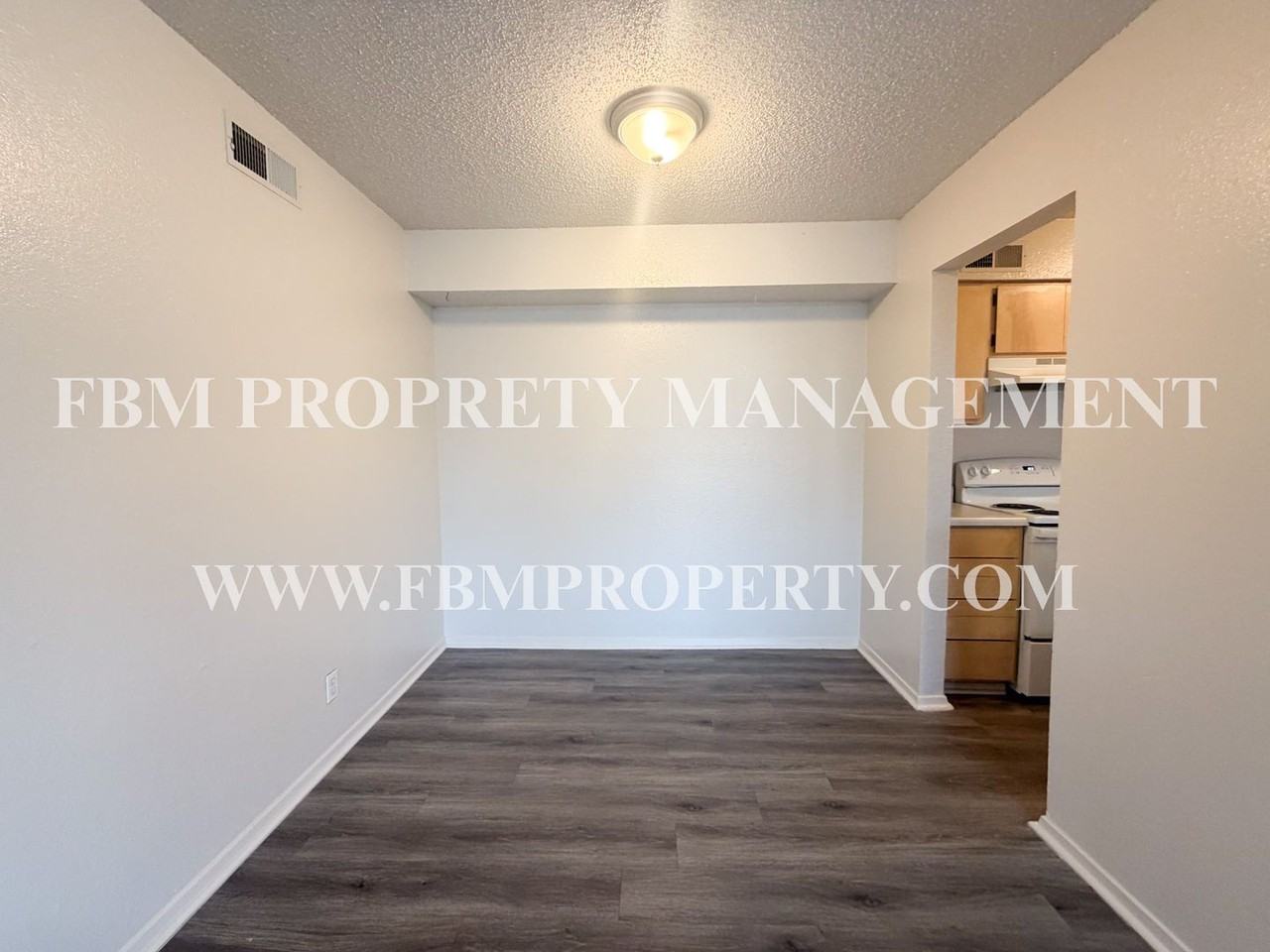 800 N Clay St #E - Photo 5 of 13