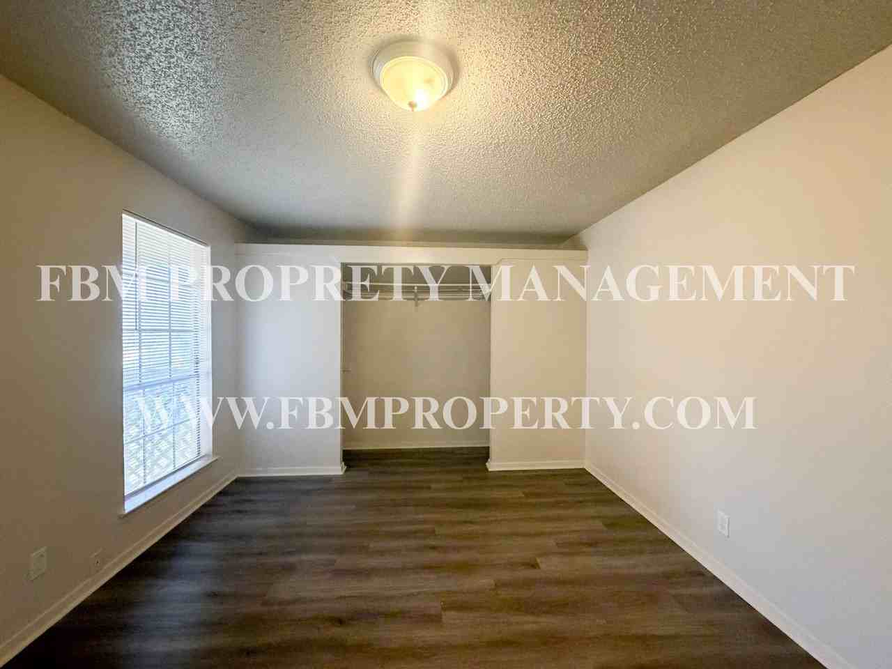 800 N Clay St #E - Photo 7 of 13