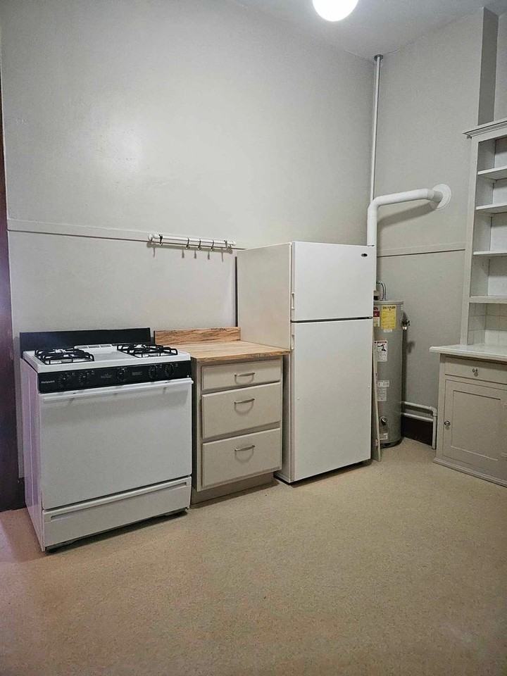 145 E Wooster St - Photo 2 of 9