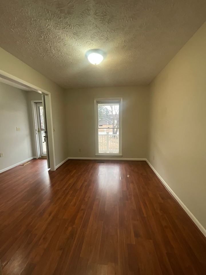 4326 Bridge St - Photo 5 of 15