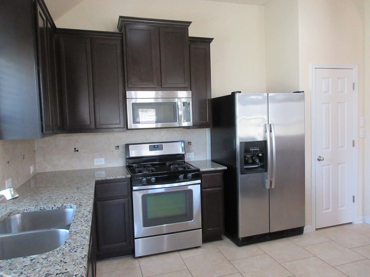 2009 Santa Barbara Ct - Photo 5 of 36