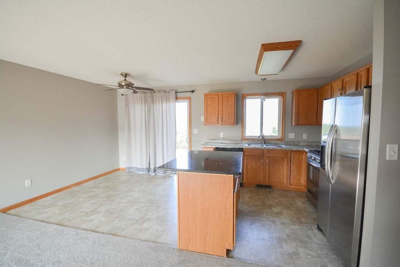 5332 56th Ave Nw - Photo 6 of 24