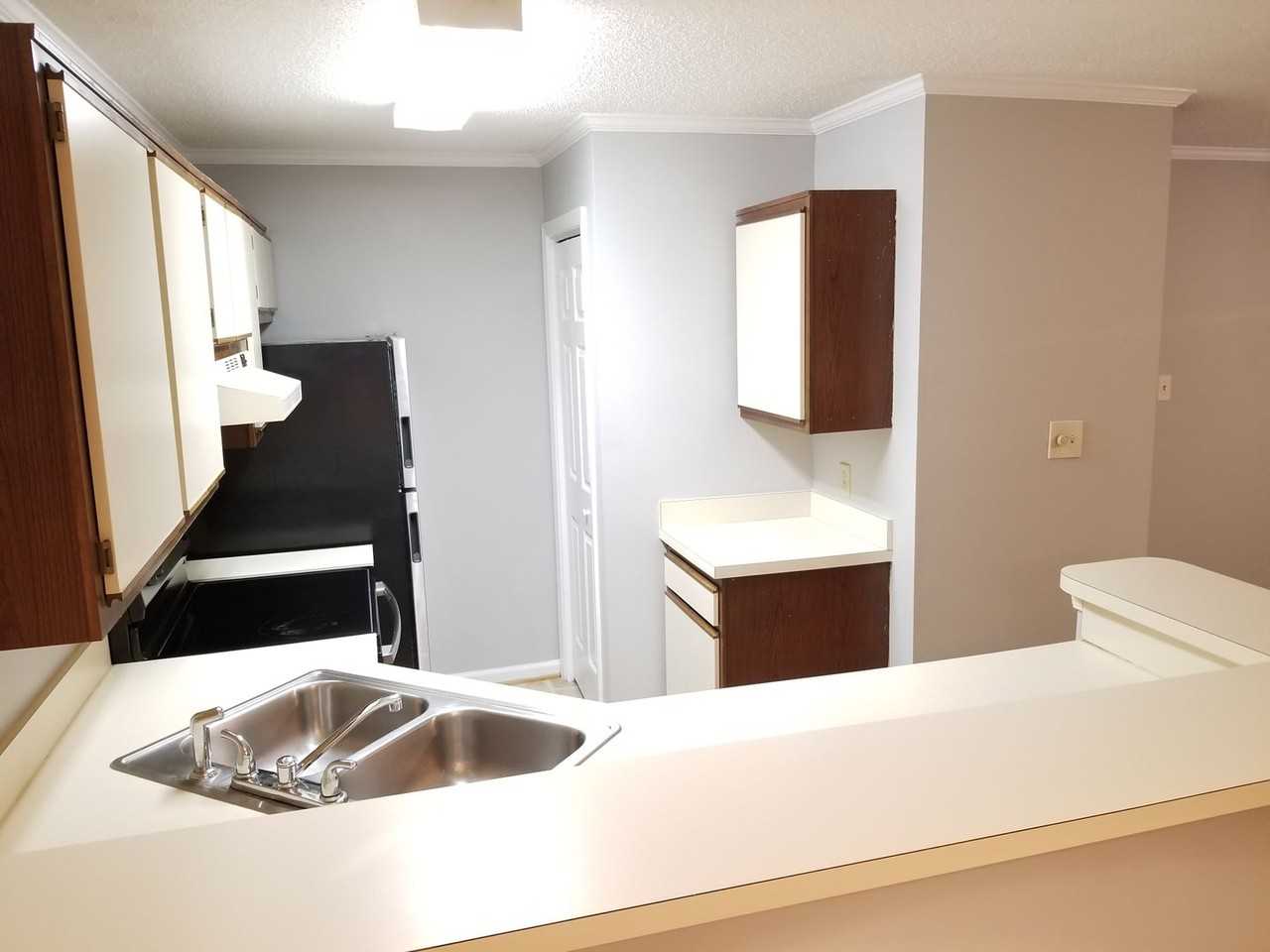 109 Stratford Dr #H - Photo 7 of 16