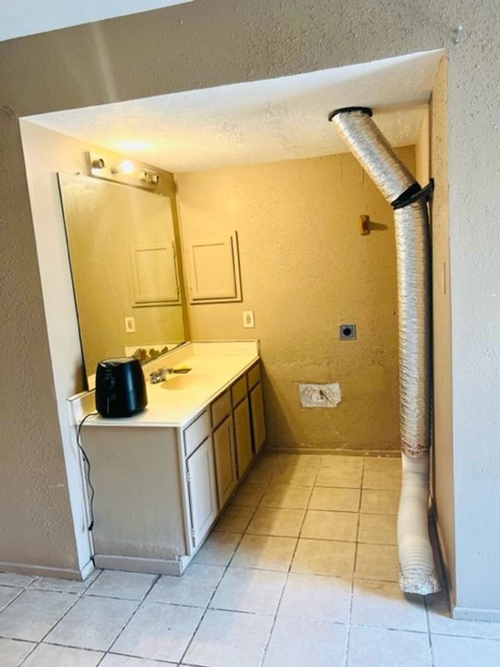 19502 Woodglen Dr - Photo 4 of 10