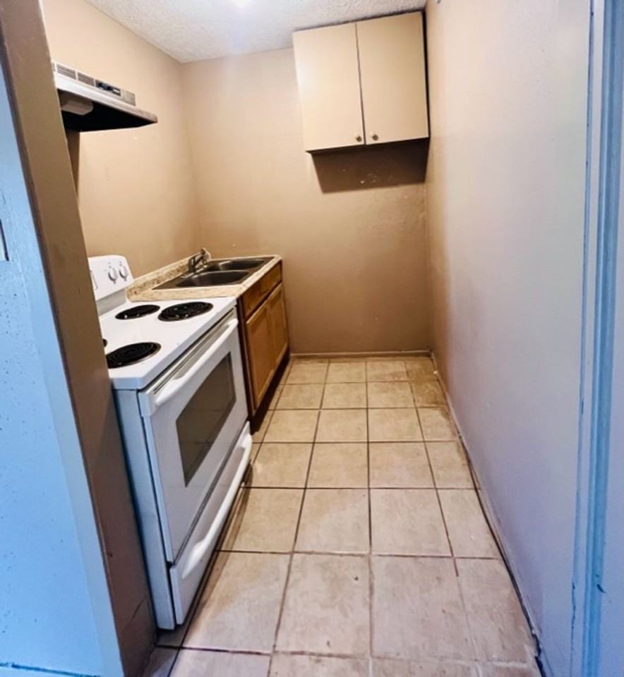 19502 Woodglen Dr - Photo 5 of 10